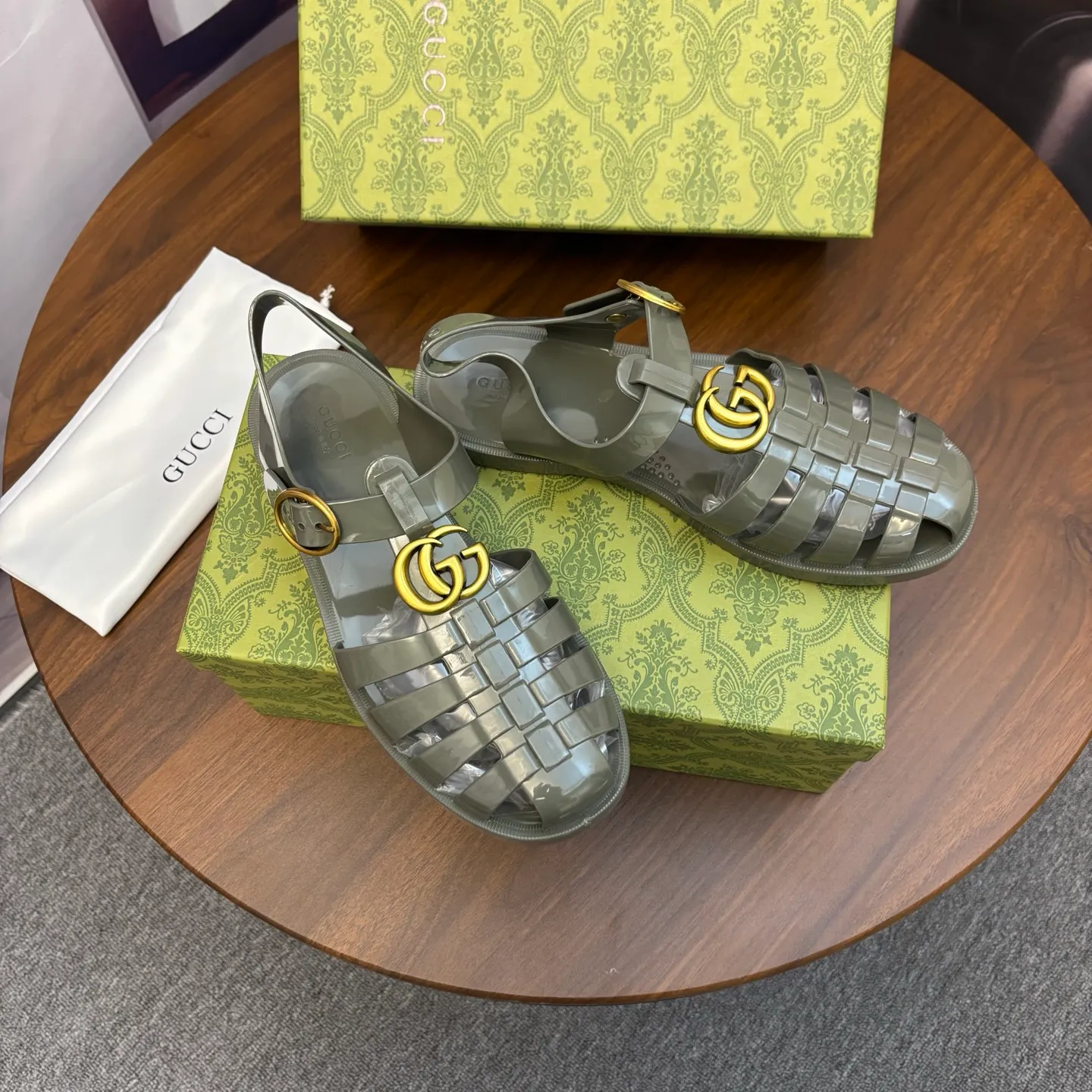Men's shoes 260💰 [Gucci] Counter quality, top-quality original goods, real photos! Original TPU material, fine workmanship, comfortable; genuine 1:1 replica Size: 36 ~ 46 Half drag: 38 ~ 45